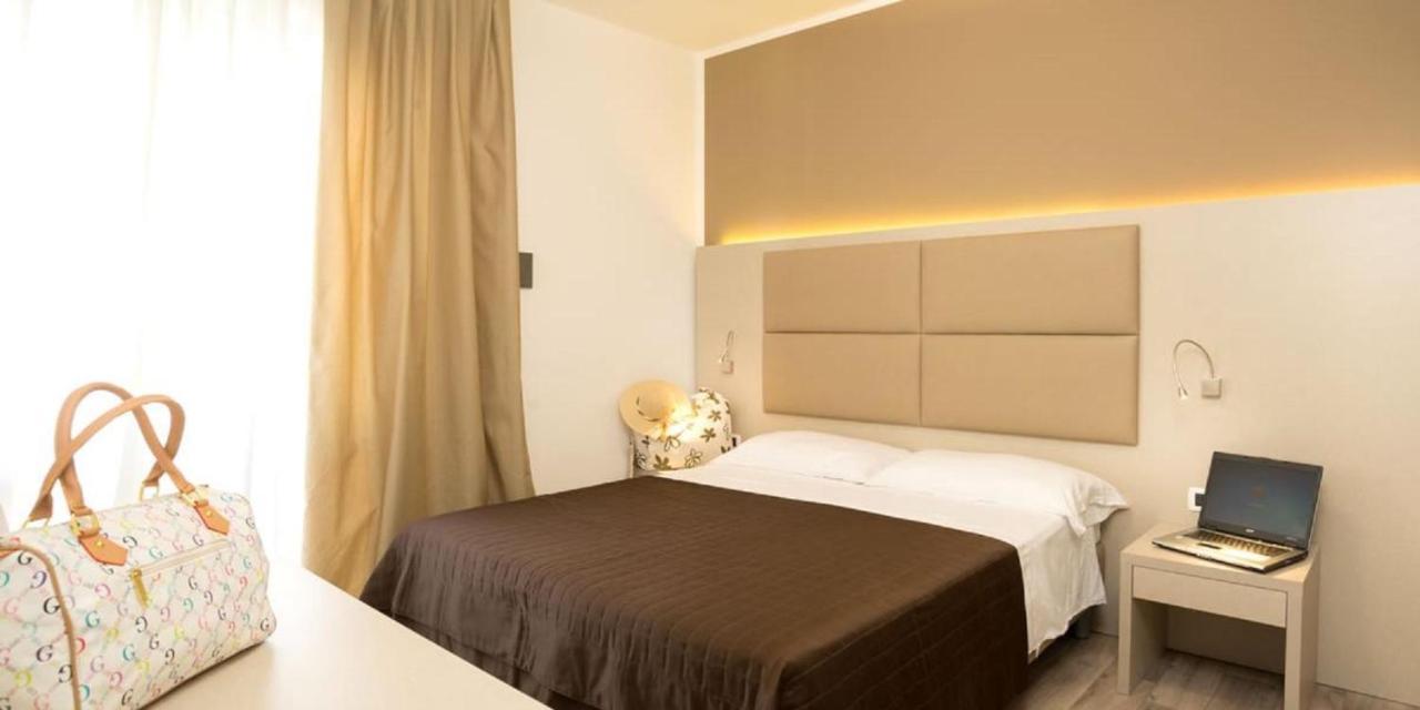 Hotel Trevi Lido di Jesolo Exterior foto